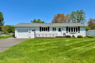 89 Napoleon Ave 1