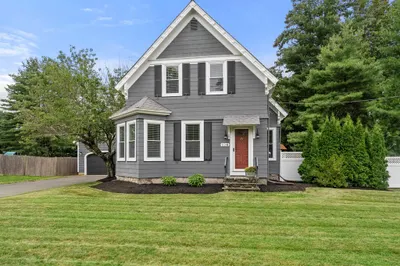 126 Pleasant St 1