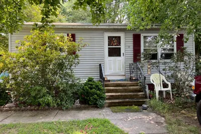 70 Jennison St