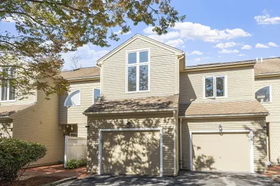116 BroaDmeaDow St #D 1