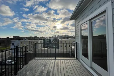 245 Chelsea St #4