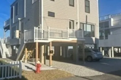 16 Gunrock Ave #16 1