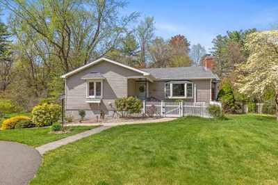 108 Avondale Rd 1