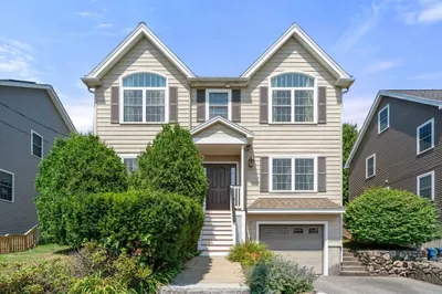 14 Carleton Rd