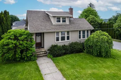 53 Hillcroft Ave 1