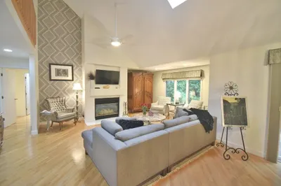 15 Baldwin Dr #15 1