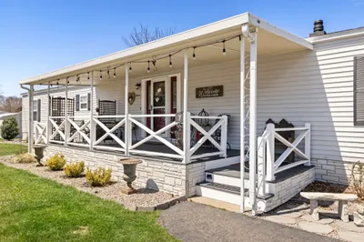 7 Elliott Dr 1