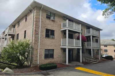 18 Kenmar Dr #162 1