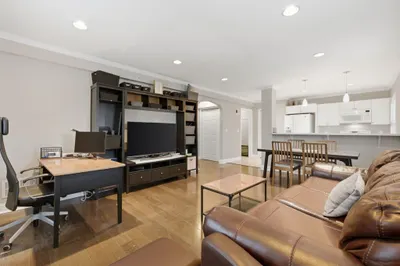 27-29 Commonwealth Ave #1 1