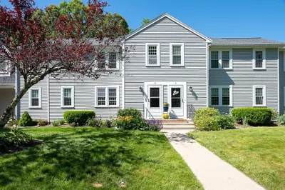 10 Eagle Dr #10