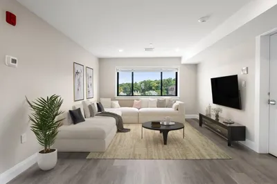 329 Summit Ave #8