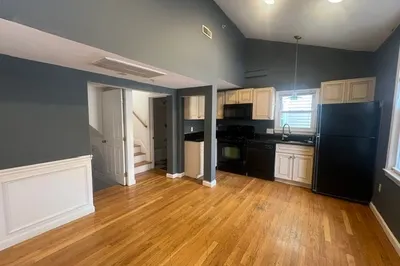 89 Spring St #3 1