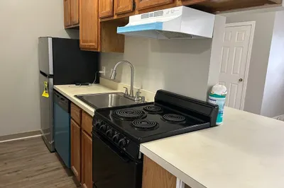 16 Lincoln Street #3-5 1