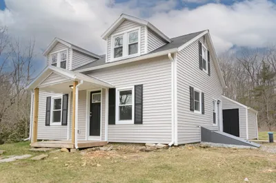 1532 N Brookfield Rd 1