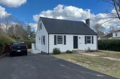 94 Sheridan St 1
