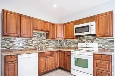 28 Moreland St #1