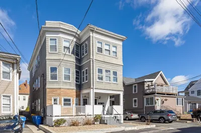 48 Trident Ave #1 1