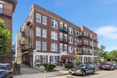 56 Park Vale Ave #4