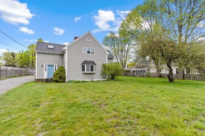 17 Whitcomb Rd 1