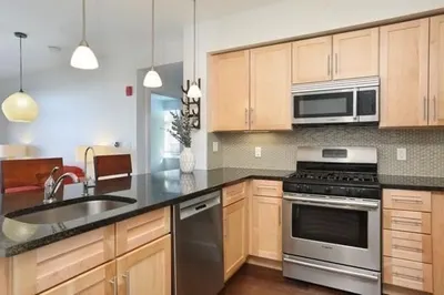 1501 Commonwealth Ave #301