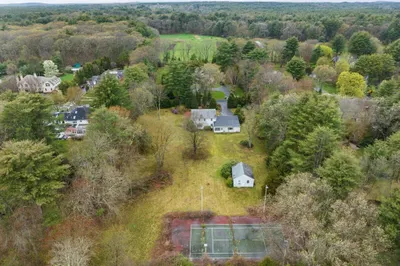 50 Laurel Rd