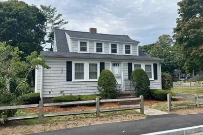 297 Winter St 1