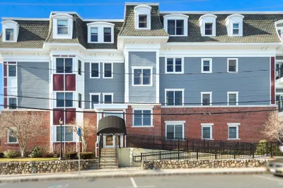 16 Willow St #402 1