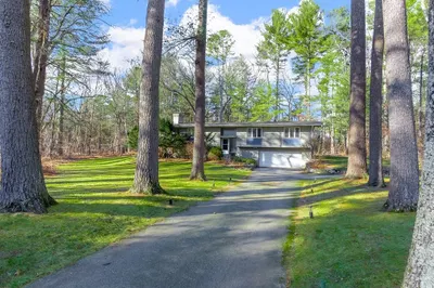 15 Holiday Rd 1