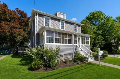 128 Pleasant St 1
