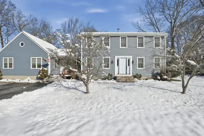 174 Columbus Dr 1