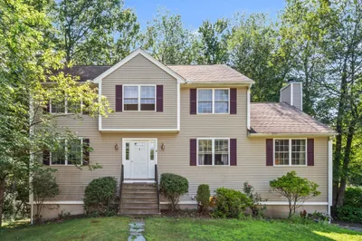4 Commonwealth Ave 1