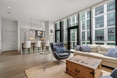 40 Traveler St #PH806