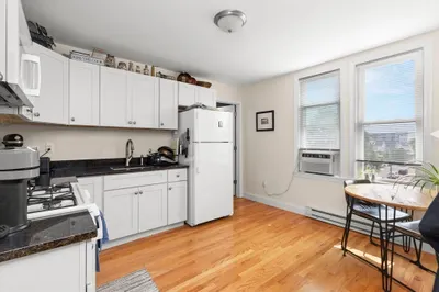 220 Middlesex Ave #5