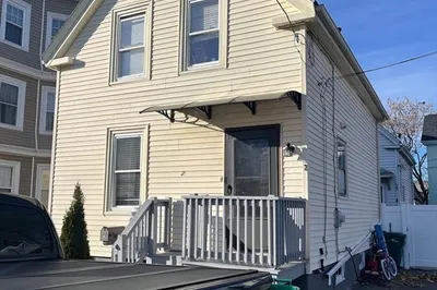 2 Fuller St Ct