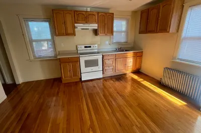 79 N Warren Ave 1