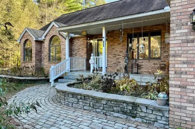 147 Carver St.