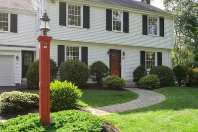 70 Edgebrook Rd 1