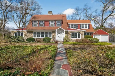4 Fiske Rd