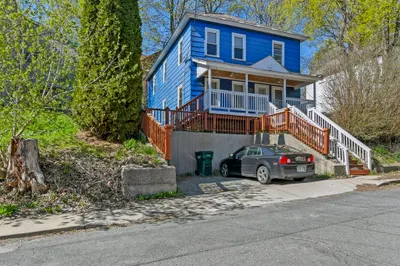 129-131 E Quincy Street 1