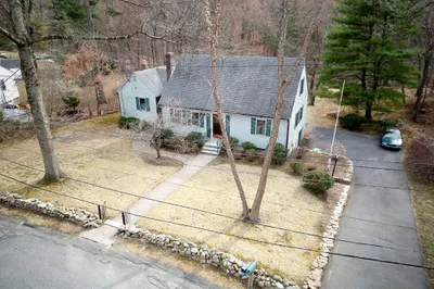 12 Oak Tree Lane