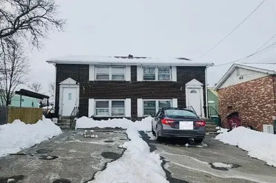 23 Hillcrest Dr