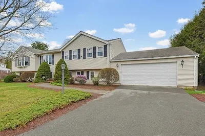22 Legaski Ave 1