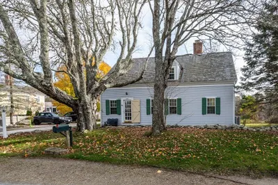 688 Main St