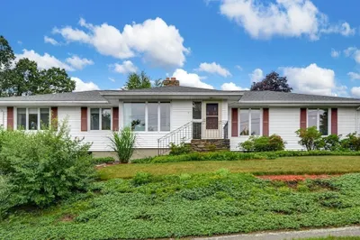 4 Upland Ave #2