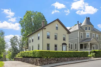 93 Chapin St