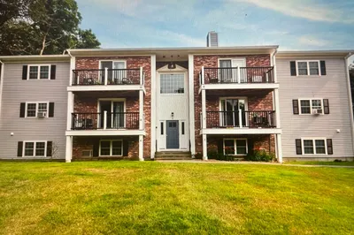 1 Chapel Hill Dr #4 1