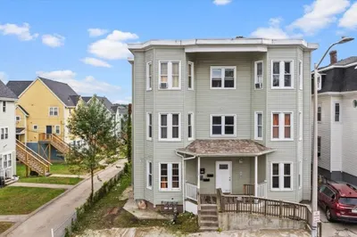 128 Beacon St 1