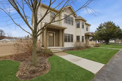 70 Hatfield St #70B 1