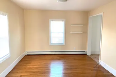 186 Broadway #2
