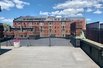 154 Newbury St #5A
